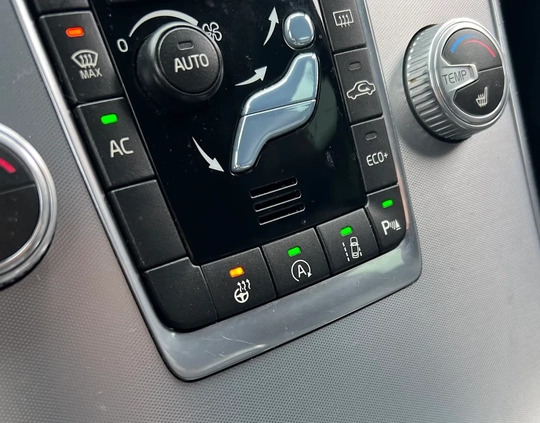 Volvo XC 60 cena 89800 przebieg: 103800, rok produkcji 2016 z Janowiec Wielkopolski małe 497